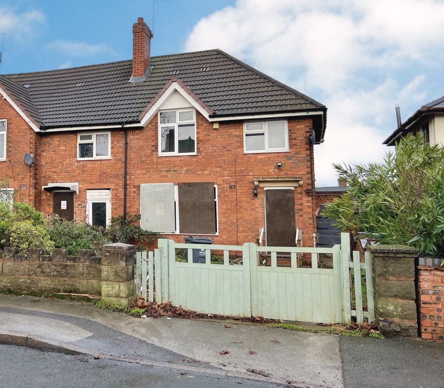 4 bedroom end terraced property in Walsall