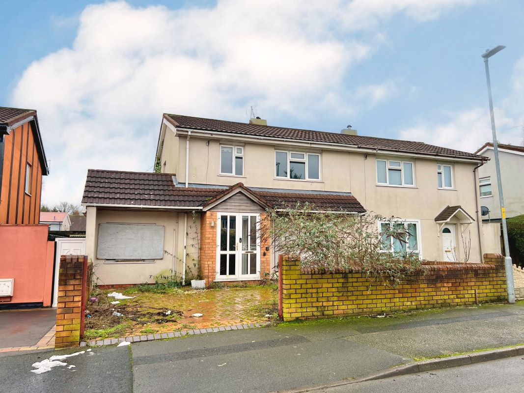 3 bedroom semi detached property in Walsall