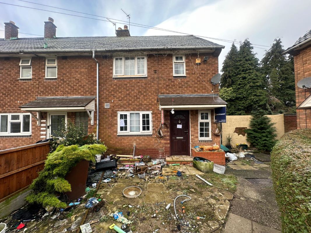 3 bedroom end terraced house in Walsall