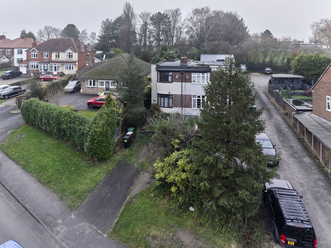 3 bedroom semi detached property in Swadlincote