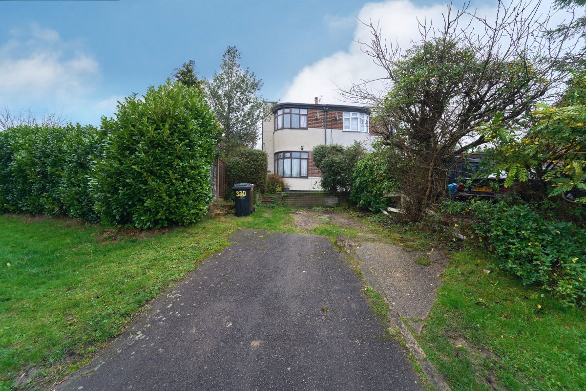 3 bedroom semi detached property in Swadlincote