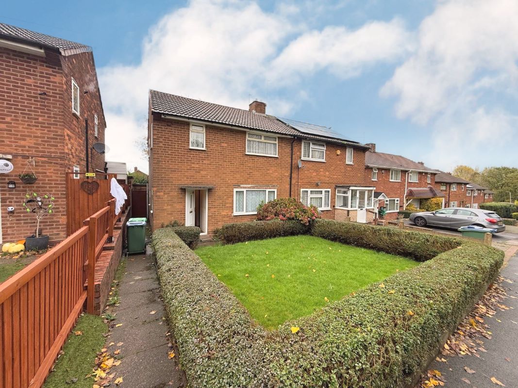 3 bedroom semi detached house in Oldbury