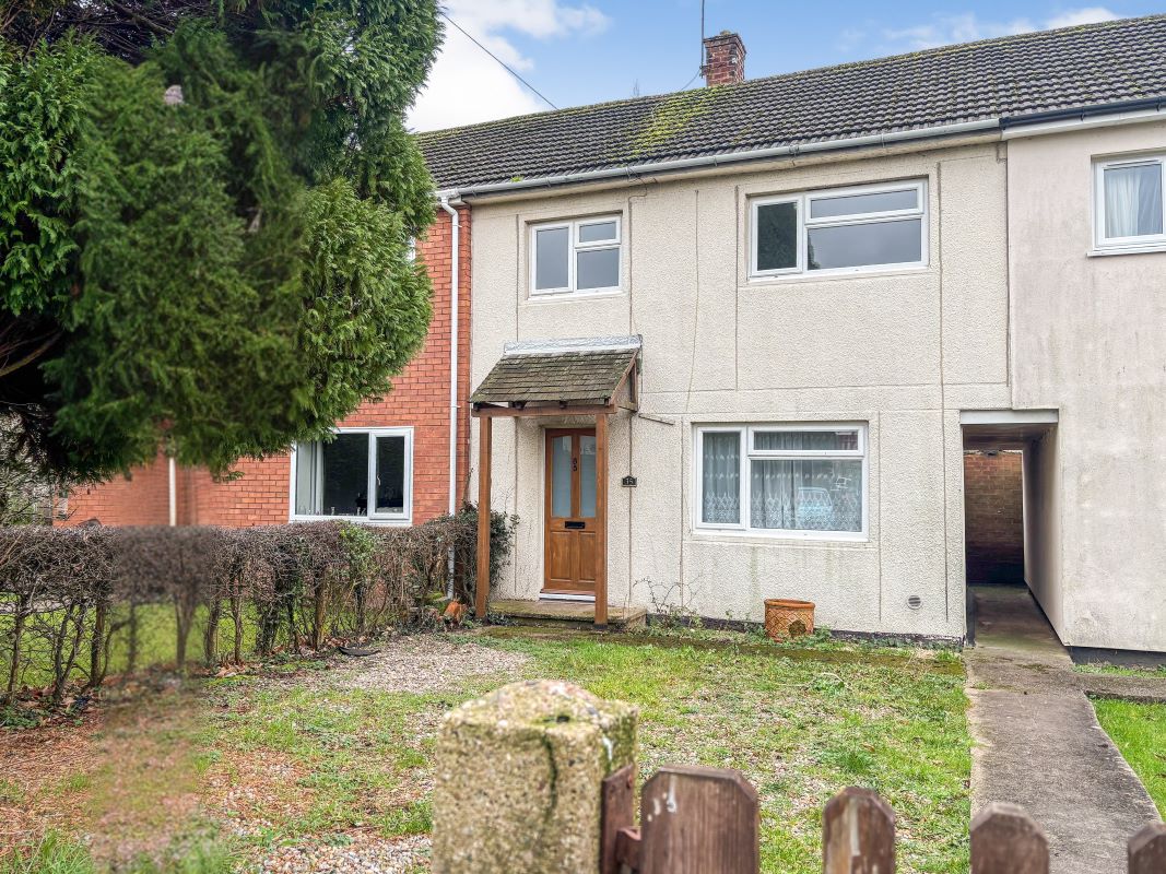 3 bedroom mid terraced house in Kidderminster
