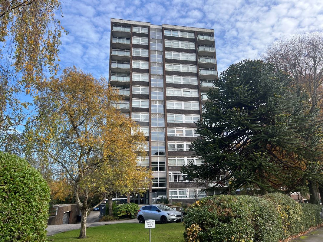 1 bedroom fifth floor investment apartment in Edgbaston