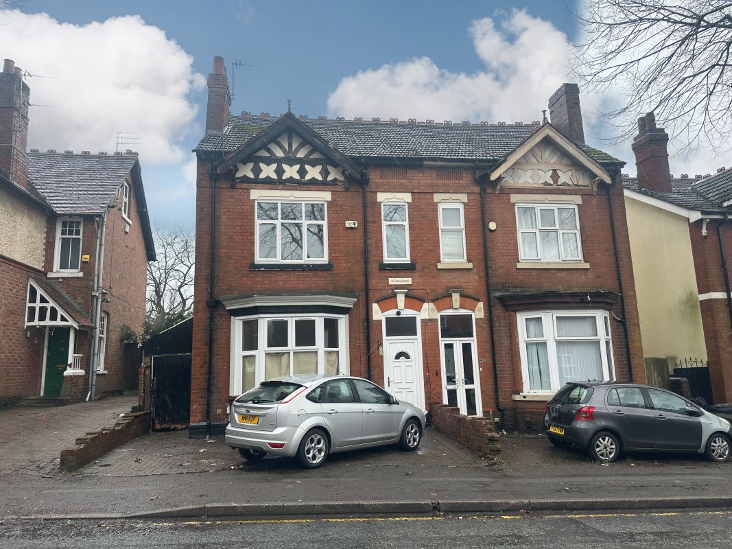 3 bedroom semi detached property in Wolverhampton