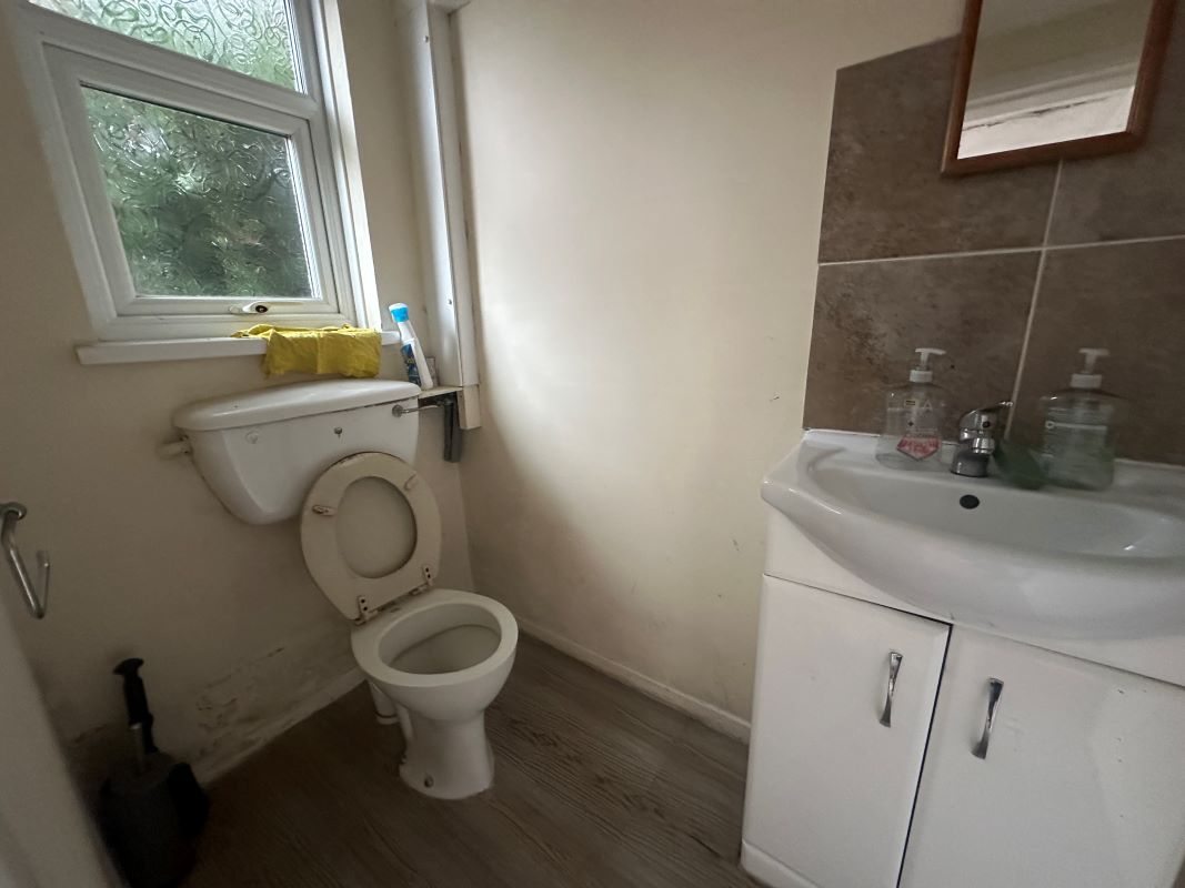 1 Holly Bush Lane, Amblecote, Stourbridge, DY8 4HH