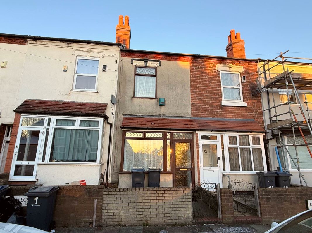 3 bedroom mid terraced house in Handsworth