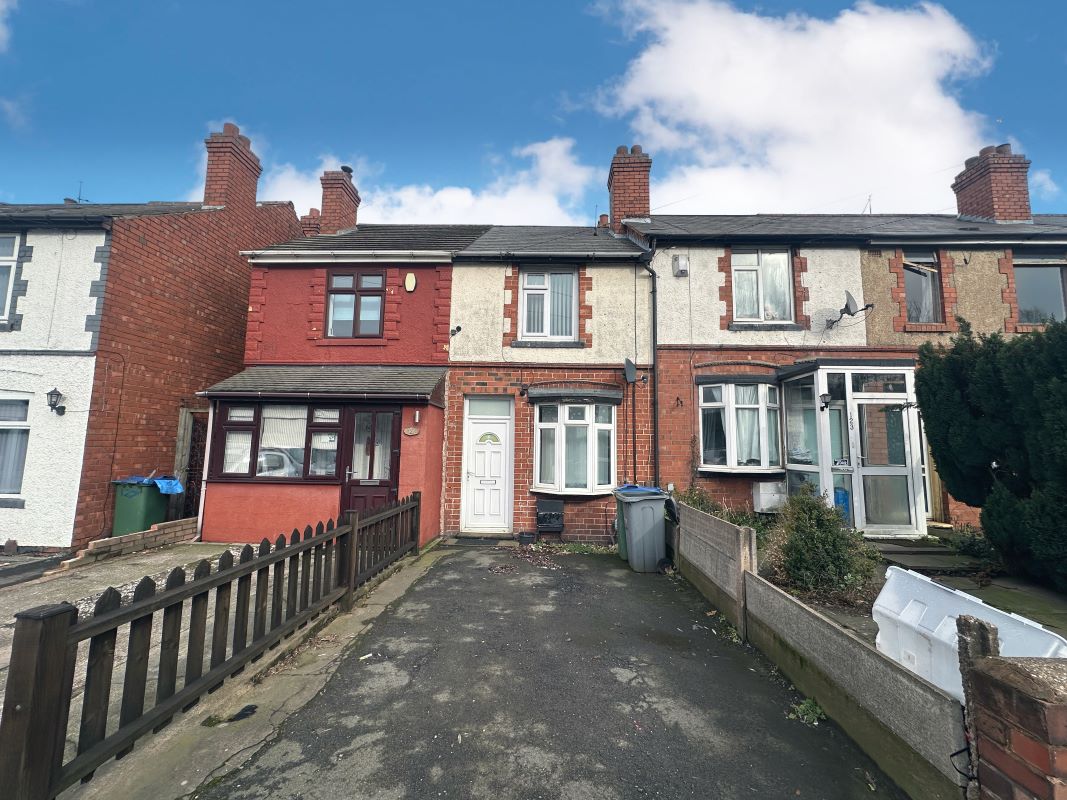 2 bedroom mid terraced property in West Bromwich