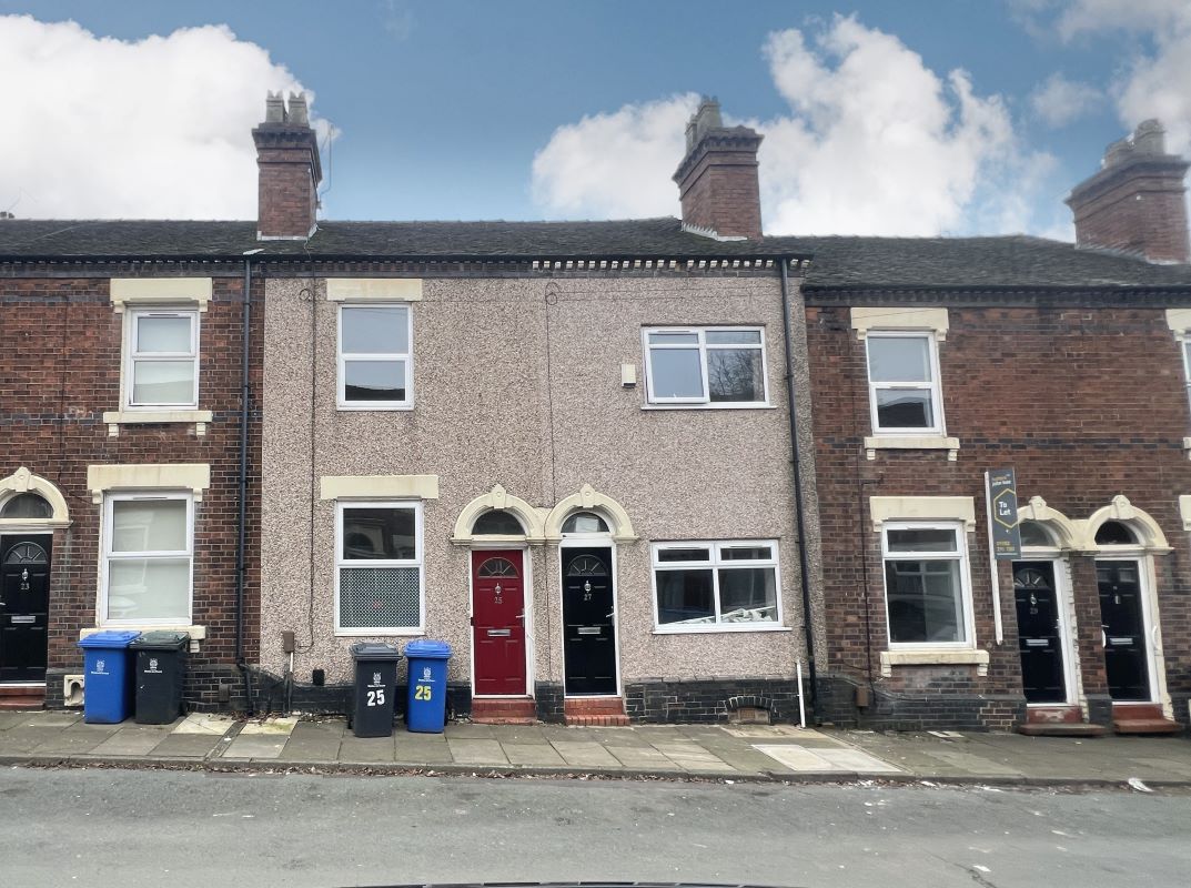2 bedroom mid terraced property in Stoke-On-Trent