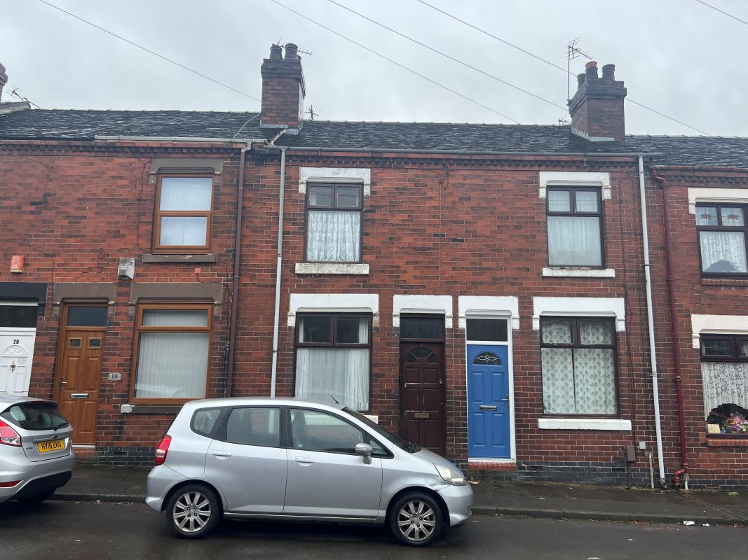 2 bedroom mid terraced property in Stoke-on-Trent 