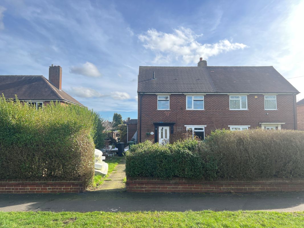 3 bedroom semi detached property in Walsall