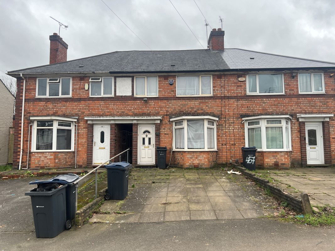 3 bedroom mid terraced property in Birmingham