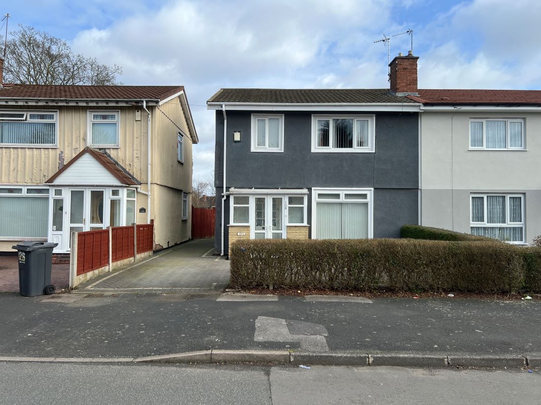 3 bedroom semi detached property in Birmingham