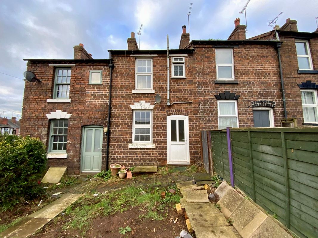 2 bedroom mid terraced property in Kidderminster