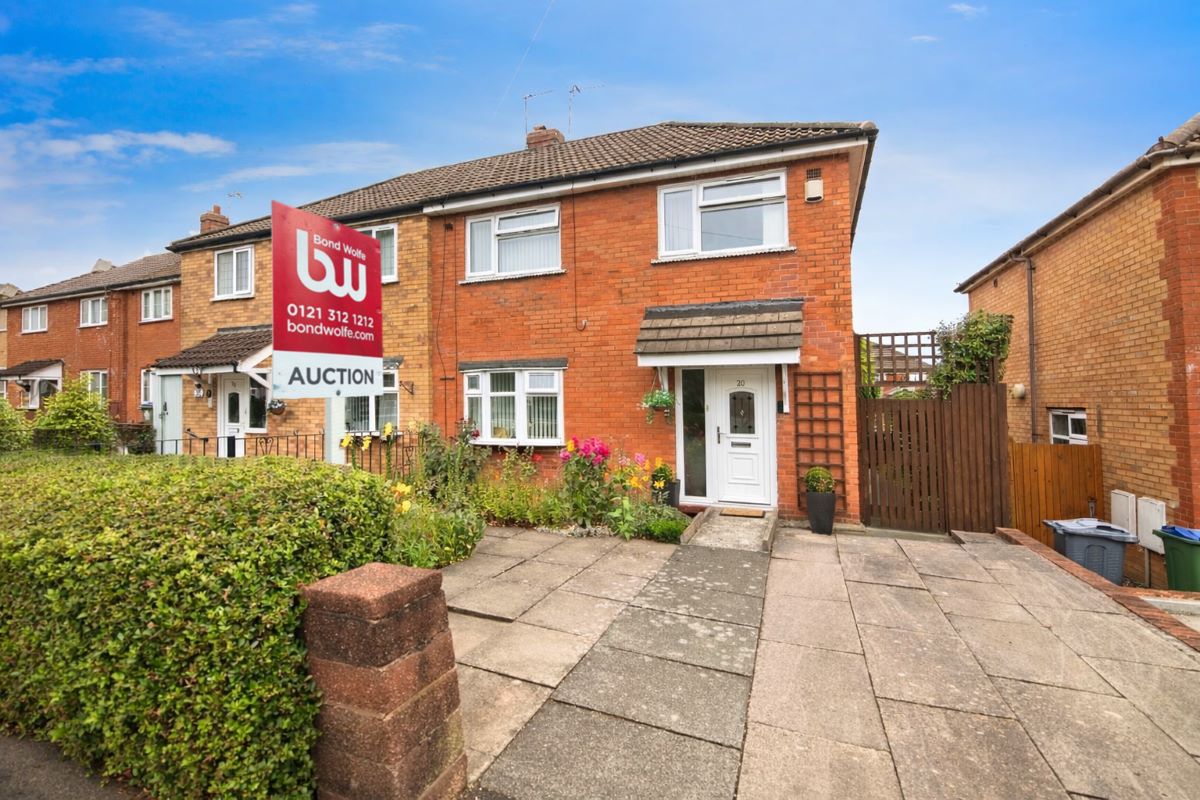 3 bedroom semi detached property in West Bromwich