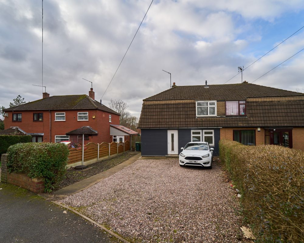 3 bedroom semi detached property in Walsall