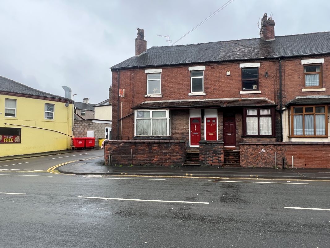 2 self contained maisonettes in Stoke on Trent