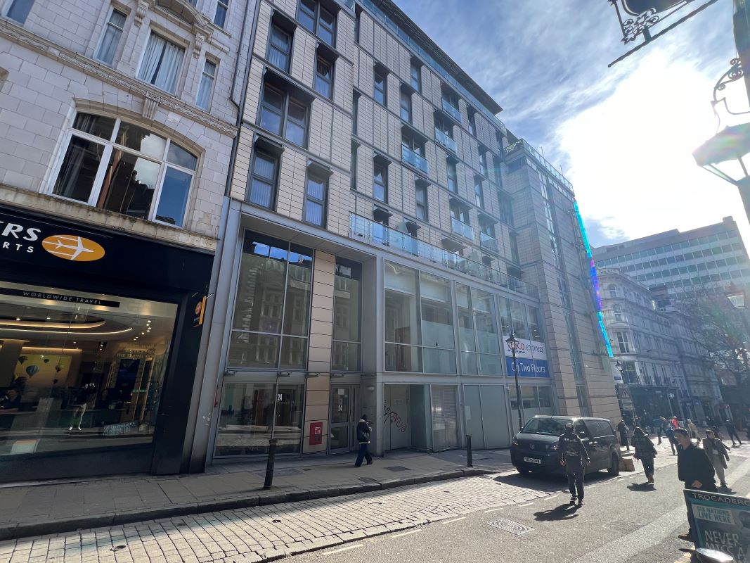 Two bedroom apartment in Birmingham