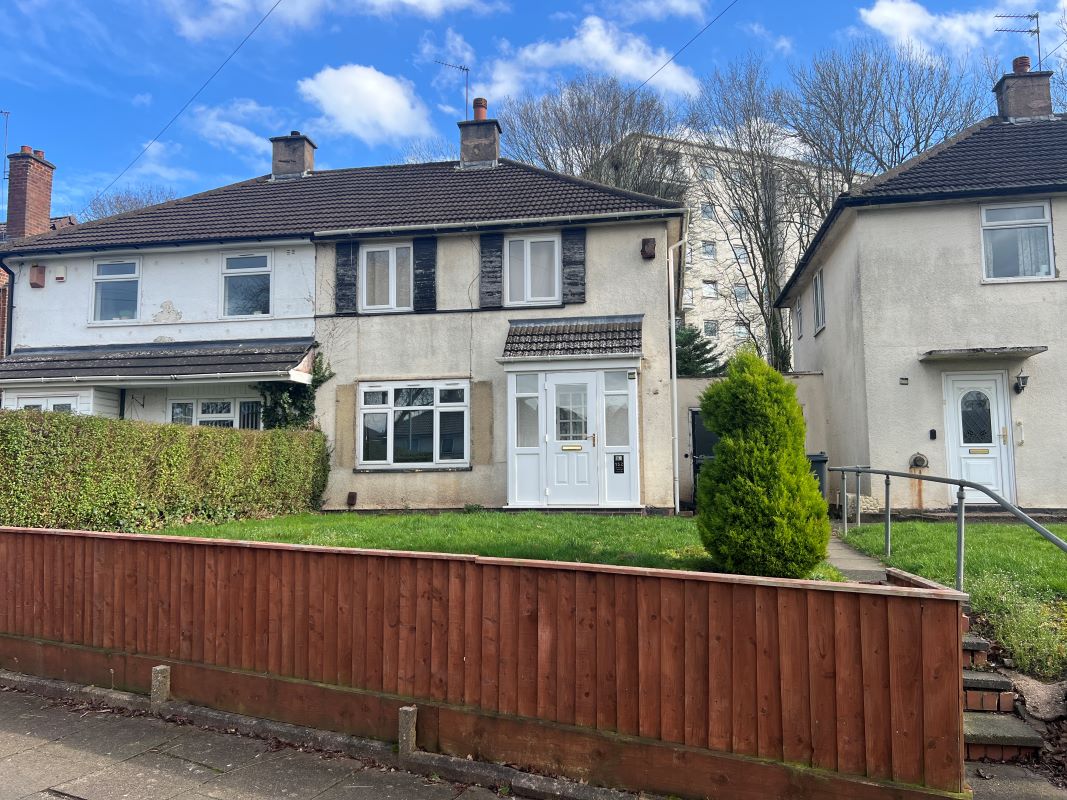 3 bedroom semi detached property in Northfield