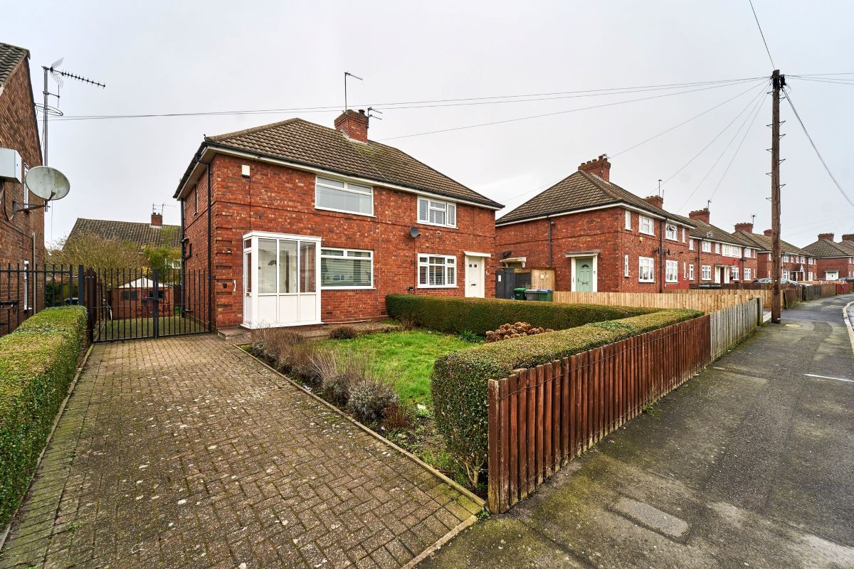 3 bedroom semi detached property in Tipton