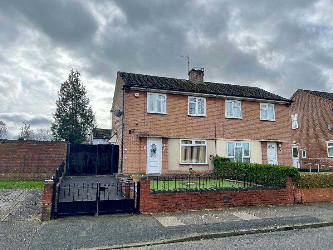 2 bedroom semi detached property in West Bromwich