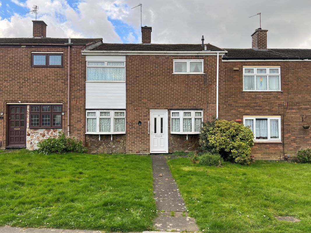 3 bedroom double fronted mid terraced house in Willenhall