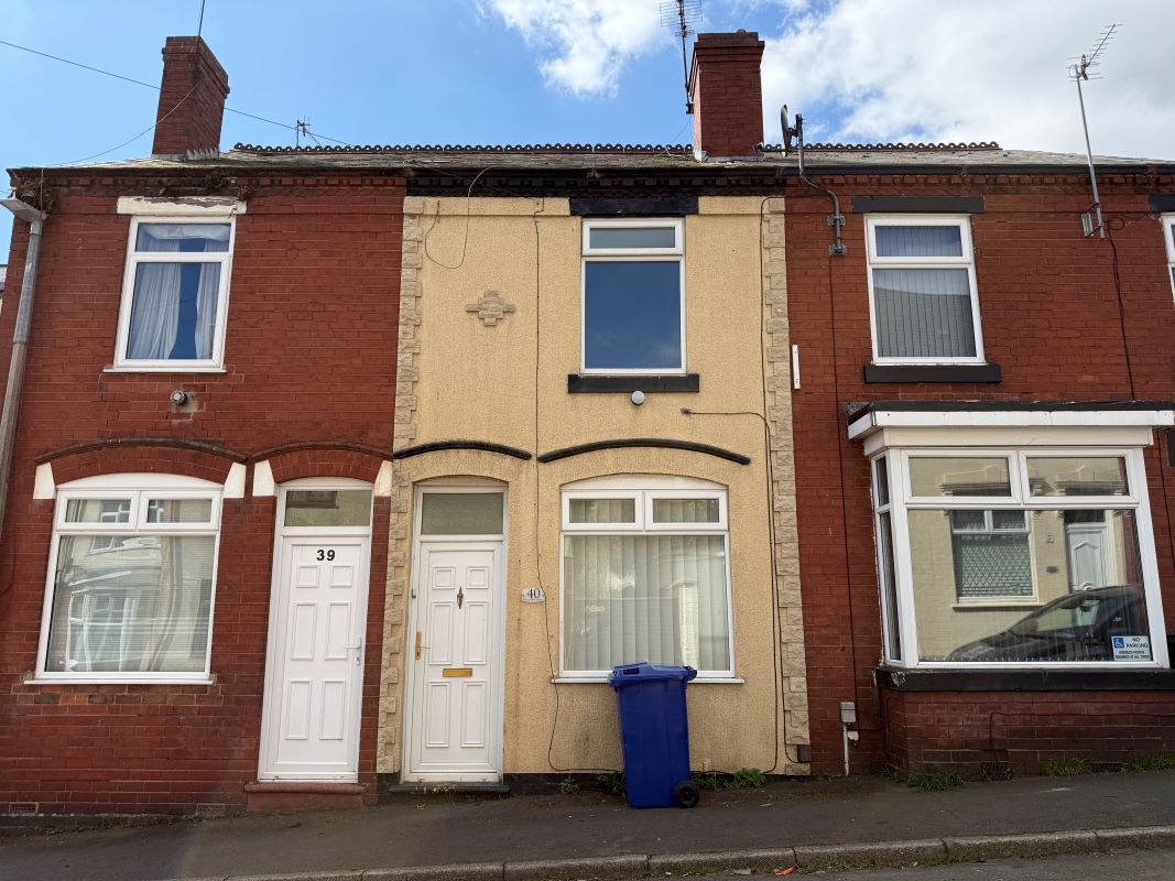 2 bedroom mid terraced property in Quarry Bank