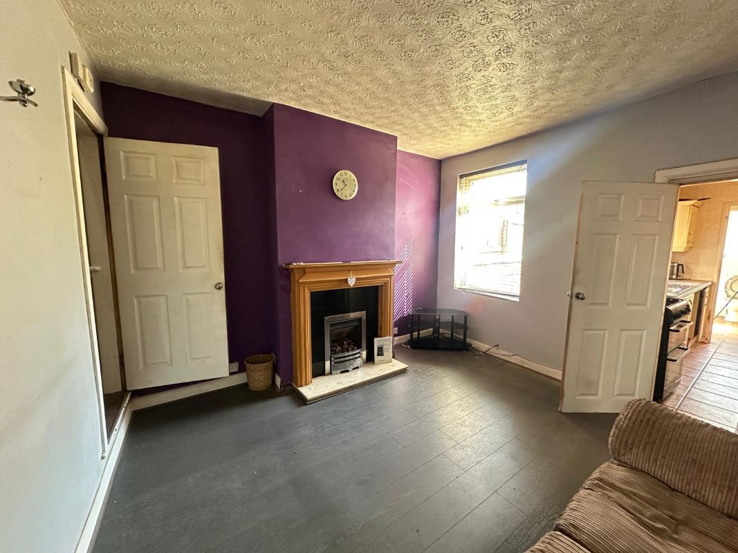 46 Farm Road, Oldbury, B68 8RD