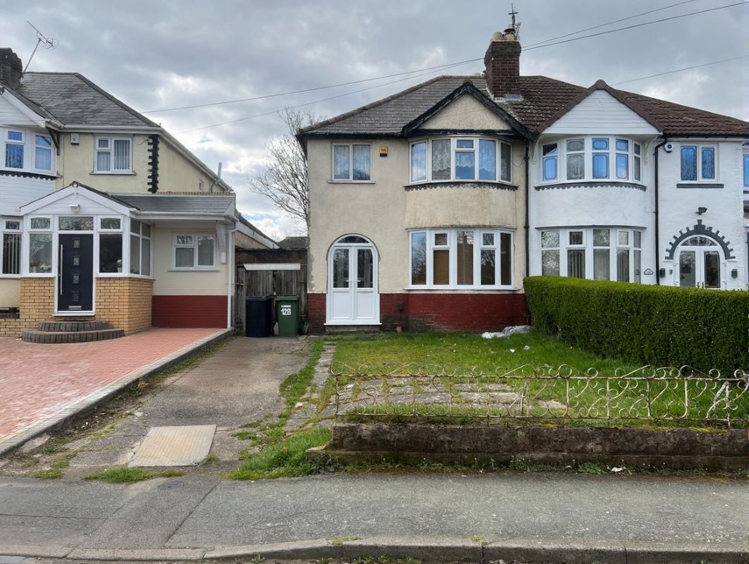 3 bedroom semi detached property in Wolverhampton