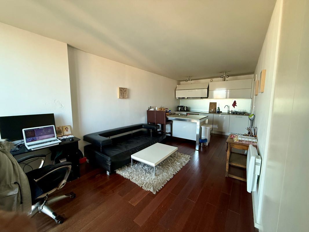 Apartment 2201 Beetham Tower, 10 Holloway Circus Queensway, Birmingham, B1 1BA