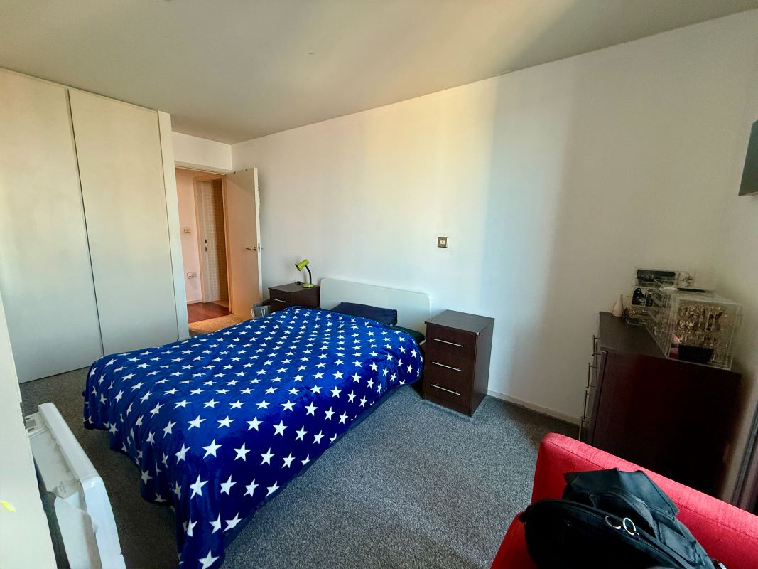 Apartment 2201 Beetham Tower, 10 Holloway Circus Queensway, Birmingham, B1 1BA