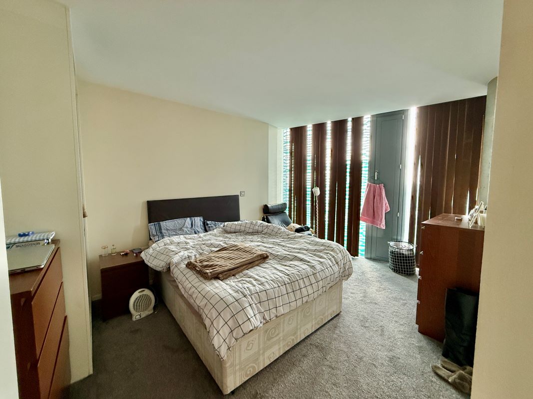 Apartment 2405 Beetham Tower, 10 Holloway Circus Queensway, Birmingham, B1 1BA