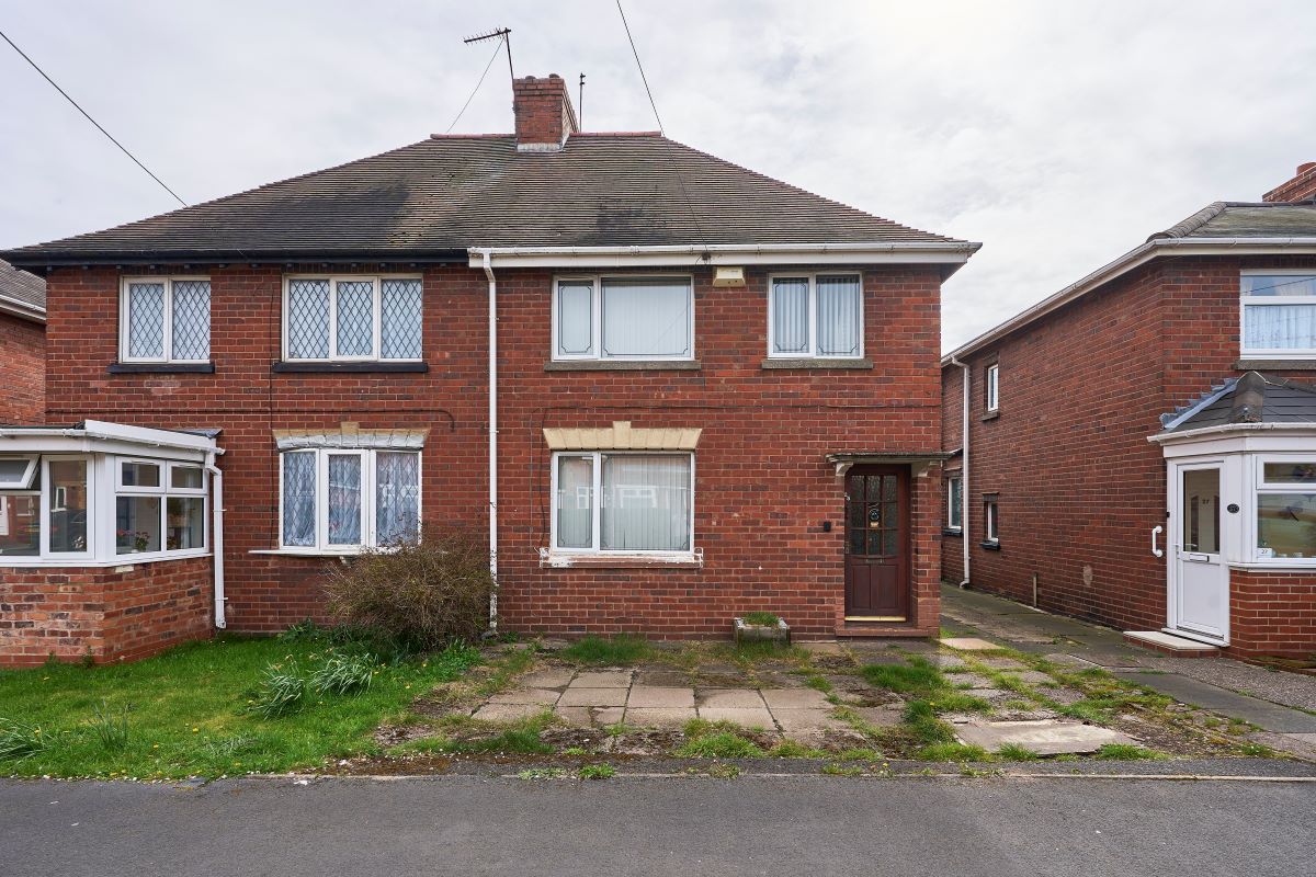 3 bedroom semi detached property in Oldbury