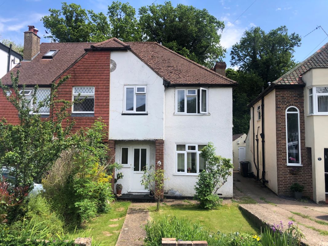 3 bedroom semi detached property in Banstead