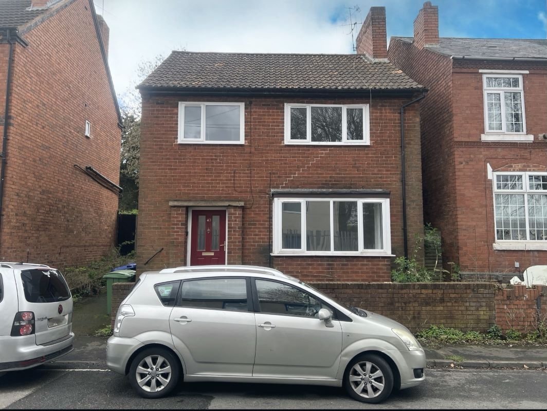 3 bedroom detached house in Stourbridge