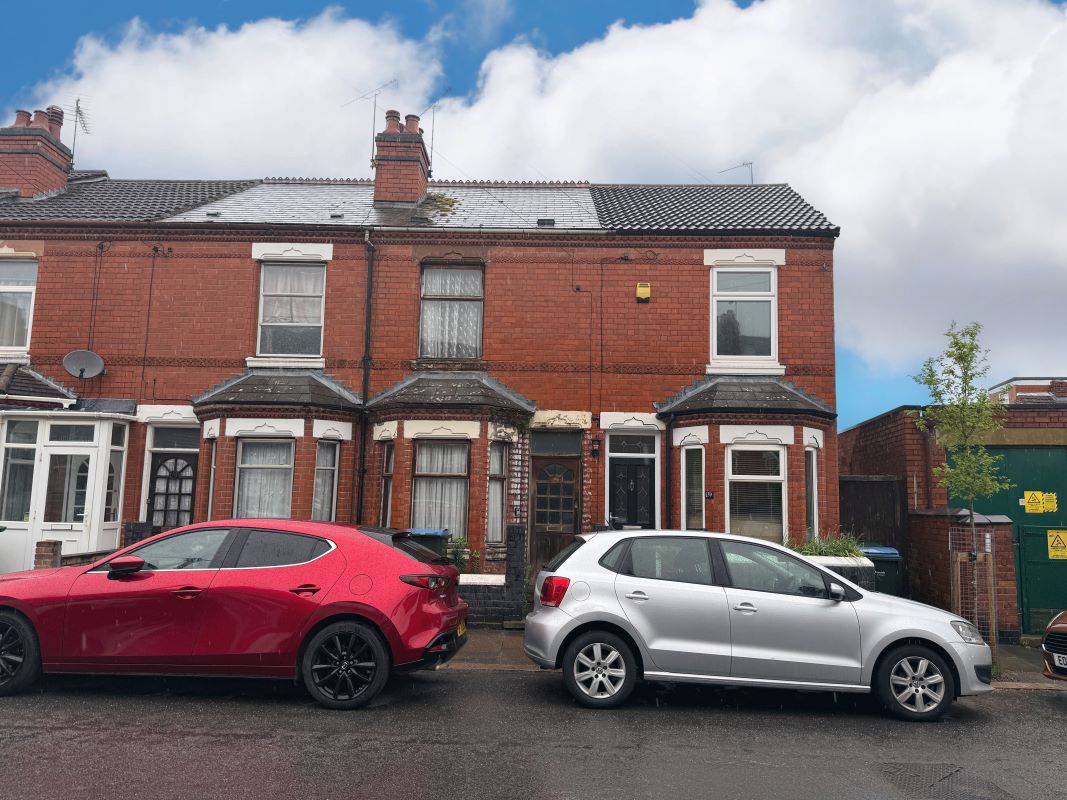 2 bedroom mid terraced house in Coventry
