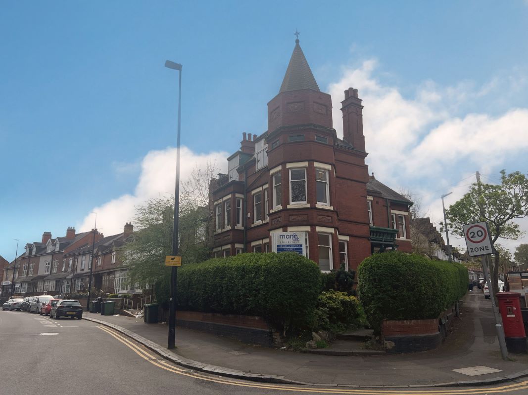Substantial freehold former office premises in Smethwick
