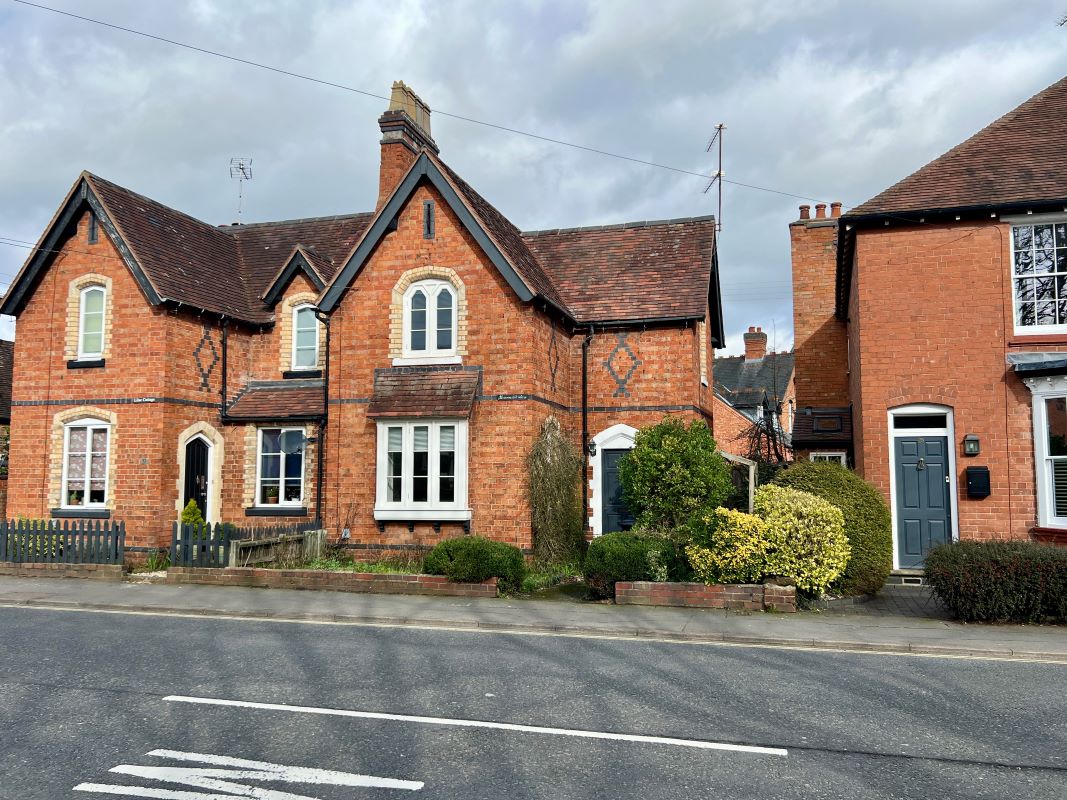 2 bedroom semi detached property in Alvechurch