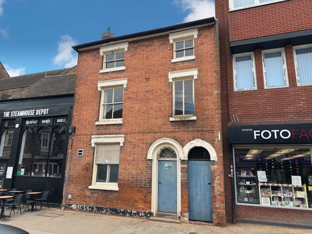 Vacant freehold commercial property in Bromsgrove Town Centre.