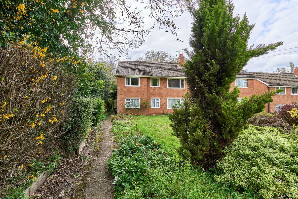 2 bedroom leasehold maisonette in Hall Green