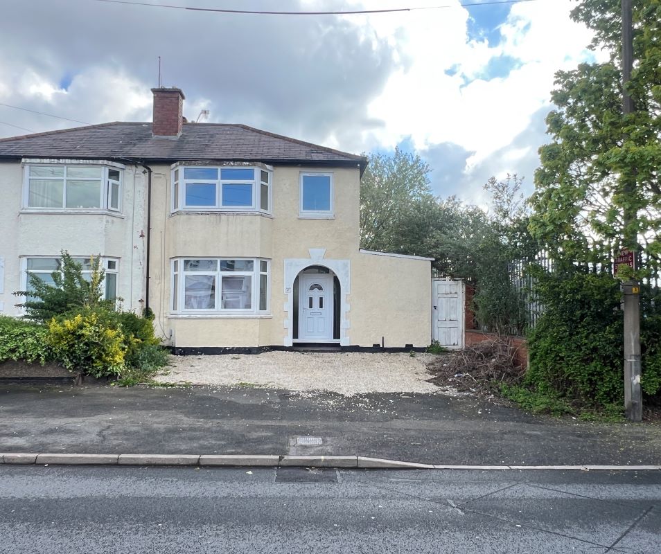 3 bedroom semi detached property in Tipton