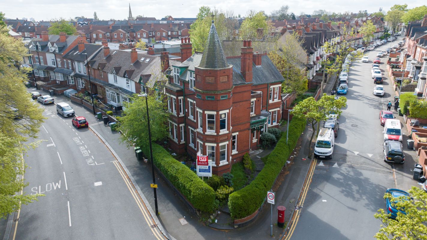 Substantial freehold former office premises in Smethwick