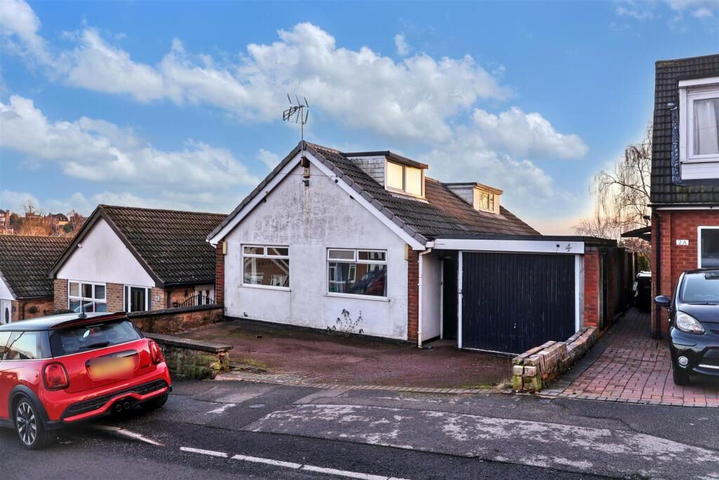 4 bedroom detached dormer bungalow in Nottingham