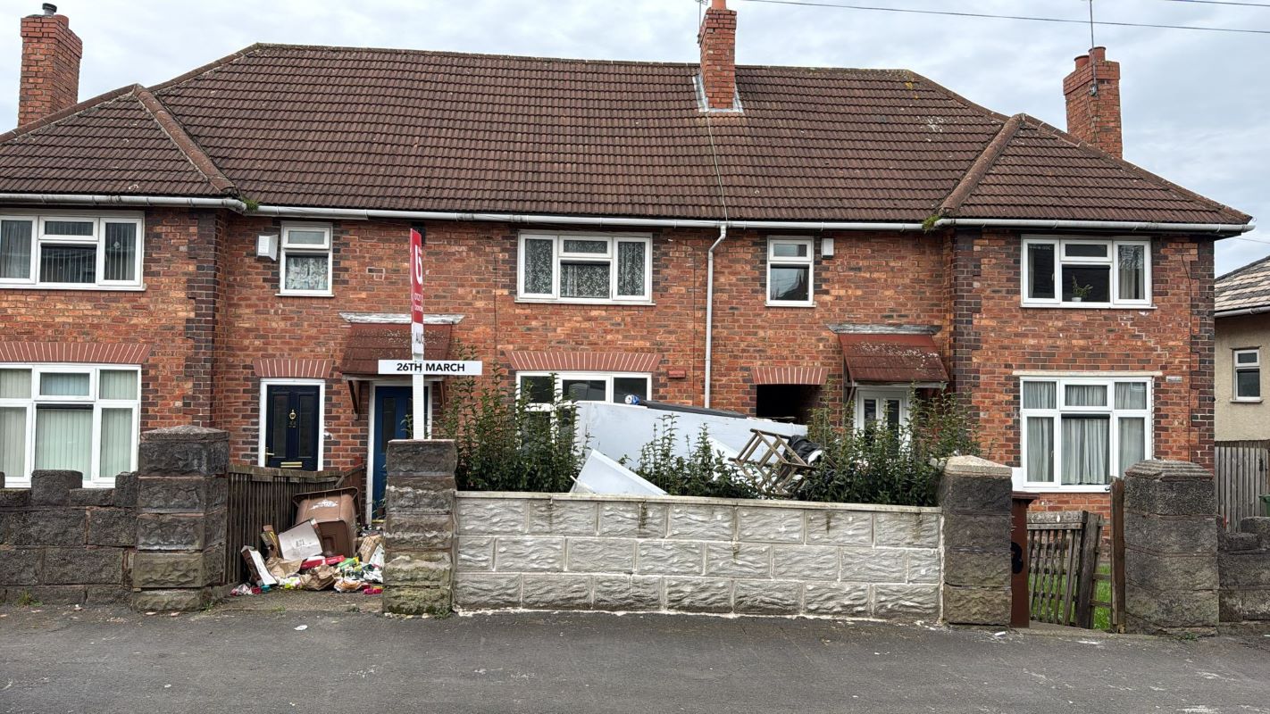 3 bedroom mid terraced property in Walsall