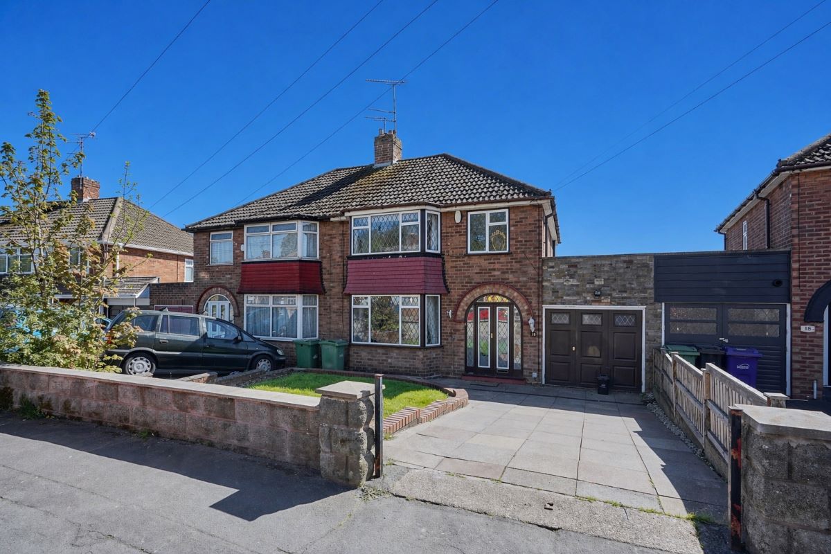 3 bedroom semi detached property in Coseley