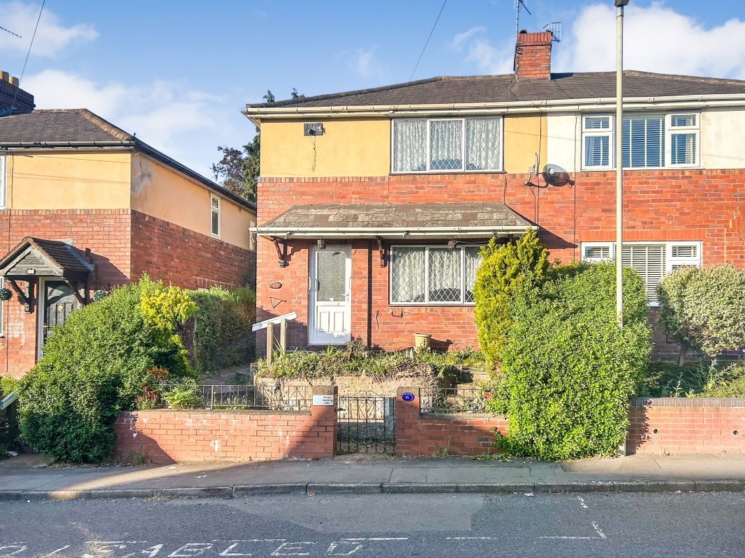 3 bedroom semi detached house in Stourbridge