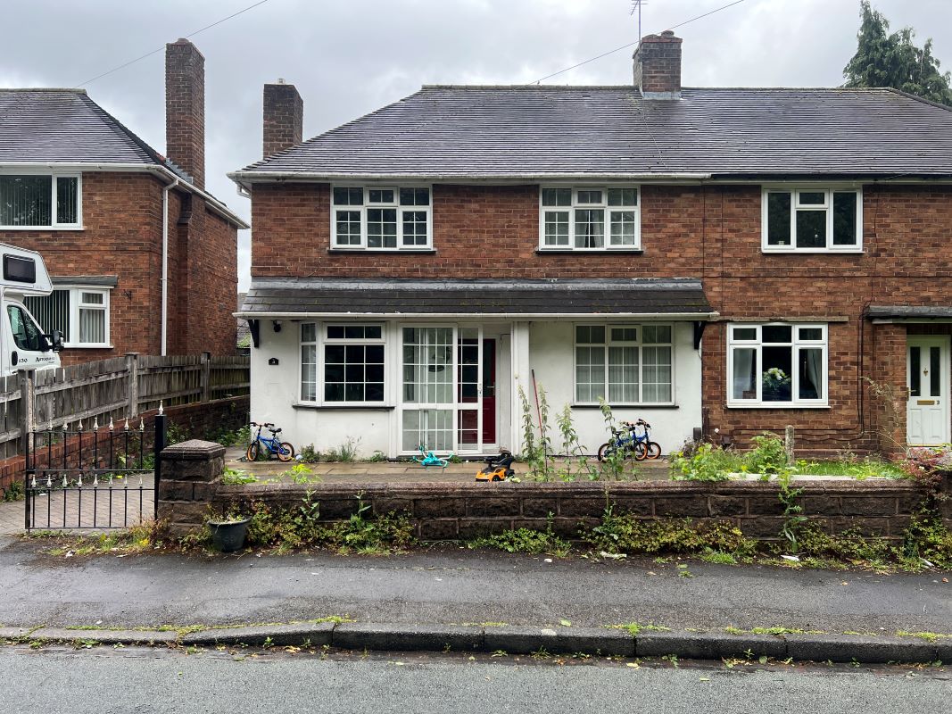 3 bedroom semi detached property in Bislton 