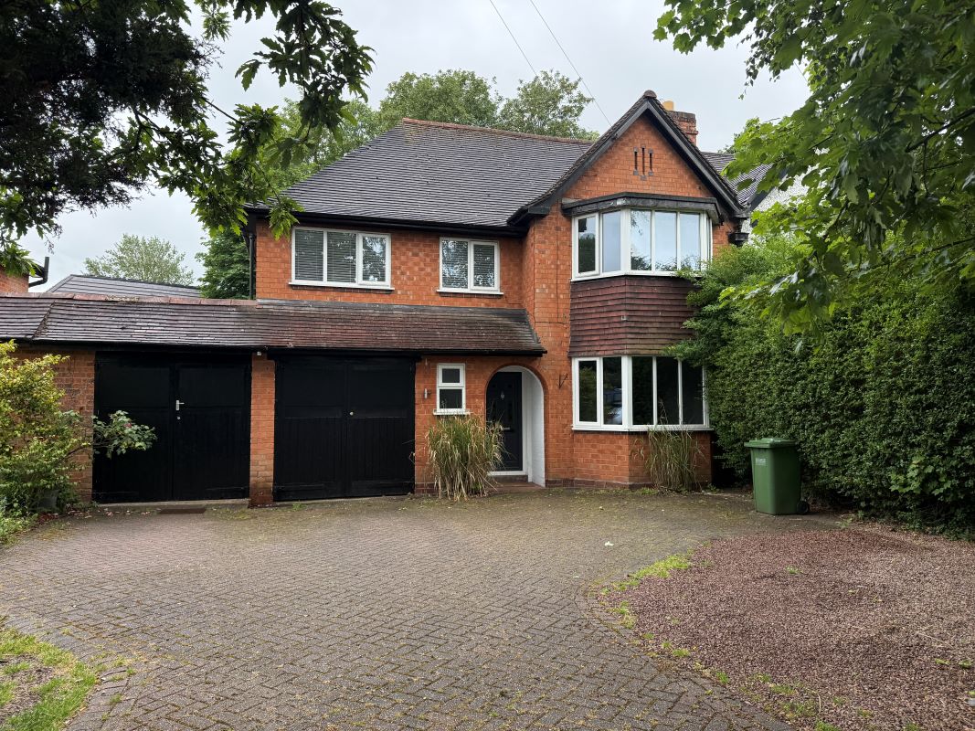 4 bedroom semi detached property in Solihull