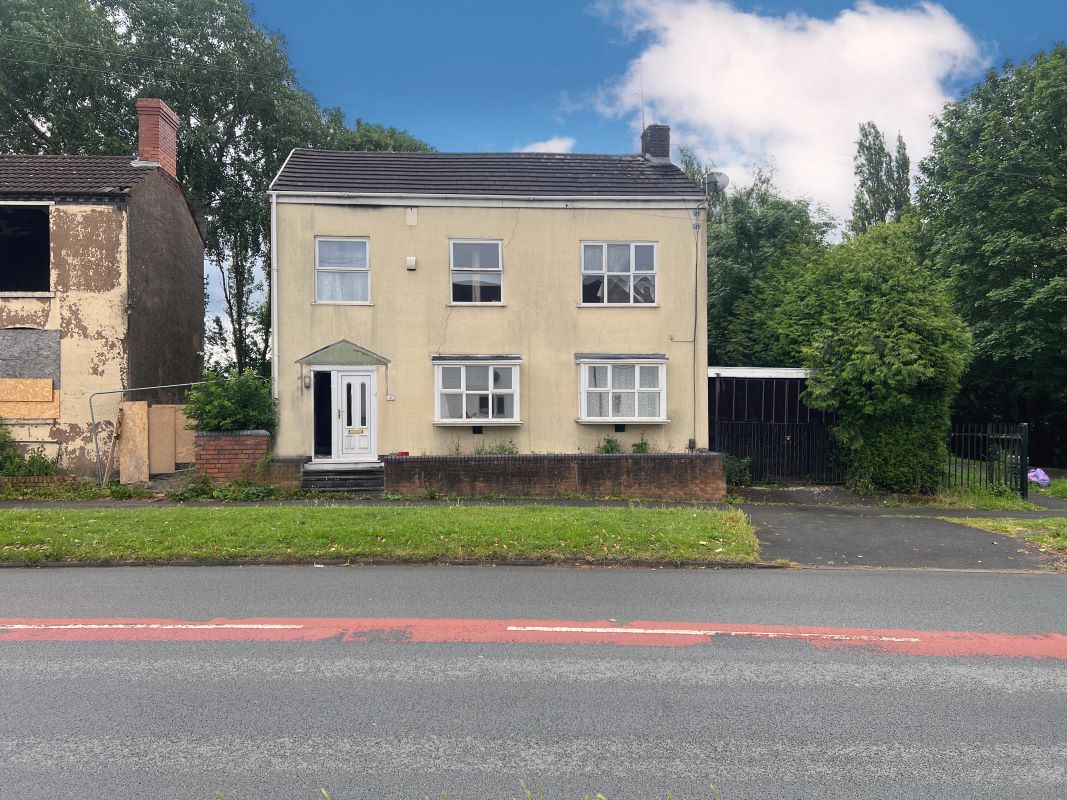 4 bedroom detached house in Bilston