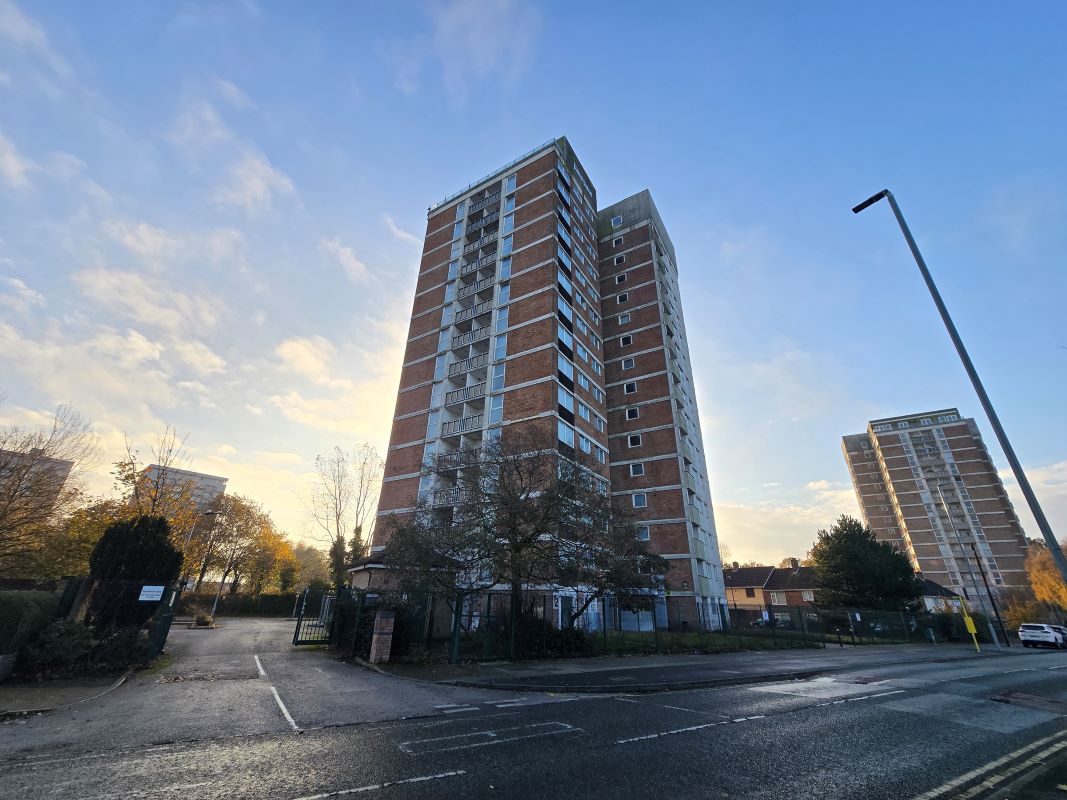 2 bedroom 4th floor apartment in Liverpool